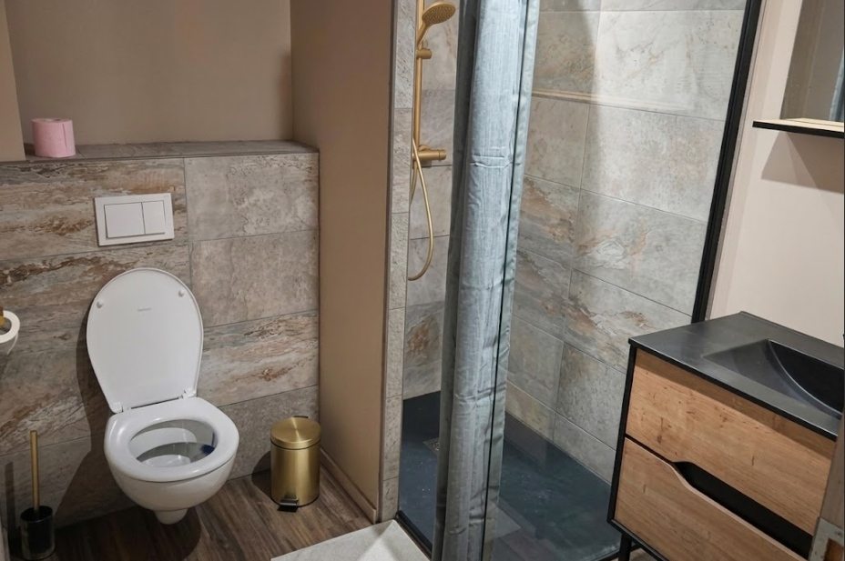 Le Boudoir des Rêves, salle de bains privative avec douche