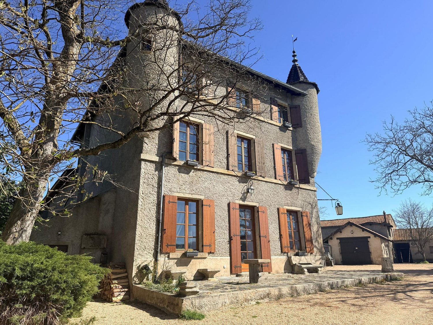 La tour du château depuis le parc